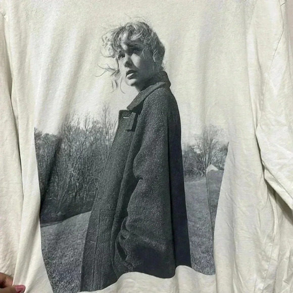 Taylor Swift - Picture 2 of 5